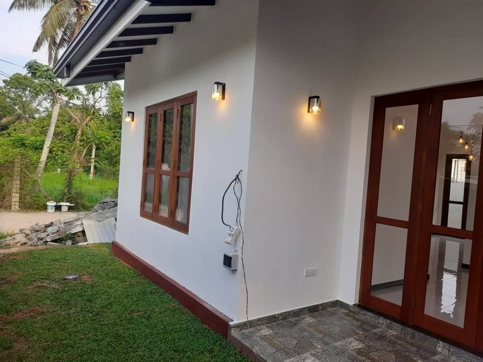 Negombo Daluwakotuwa House for Sale