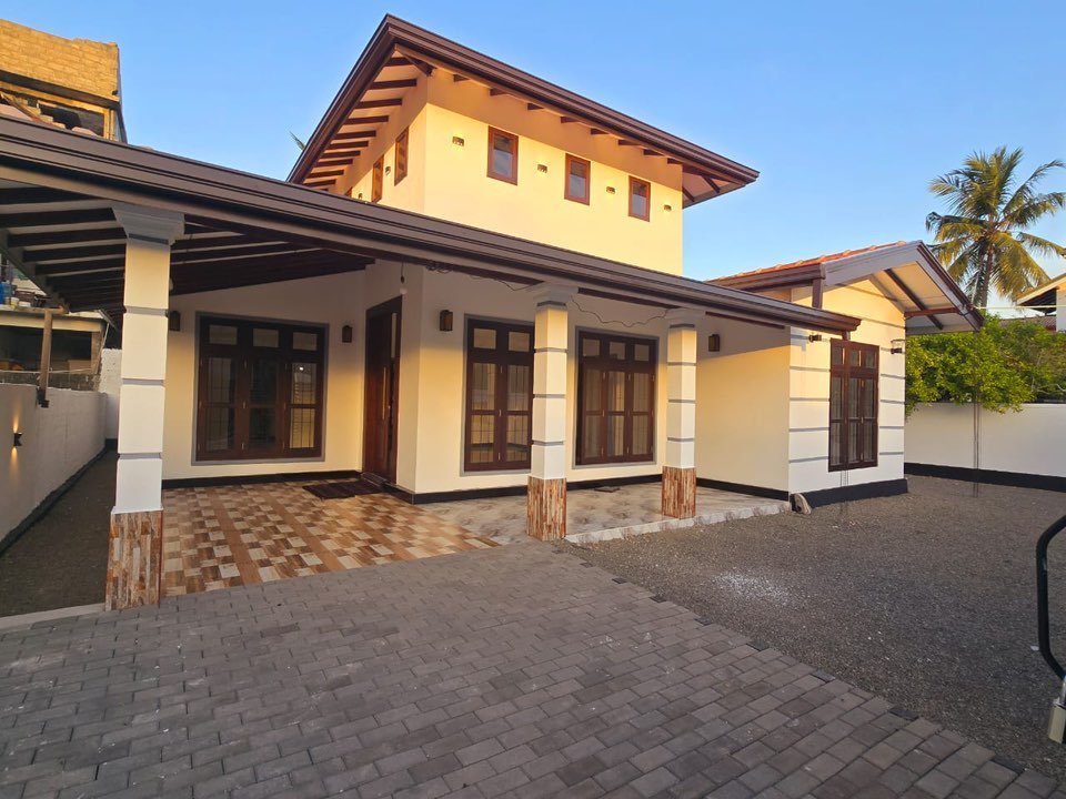House for Sale – Katuwapitiya