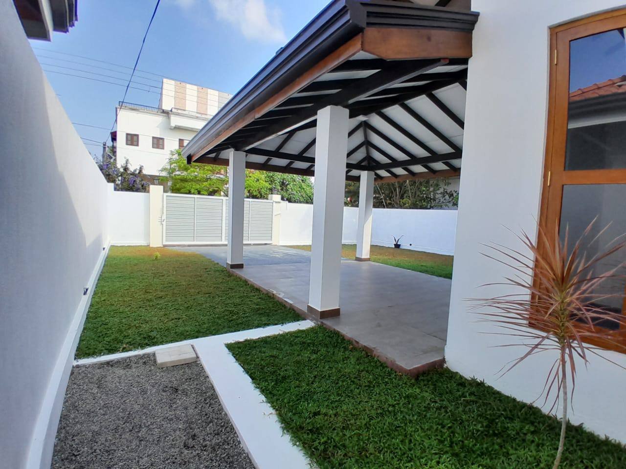 Brand new completed house for sale in Thimbirigaskatuwa