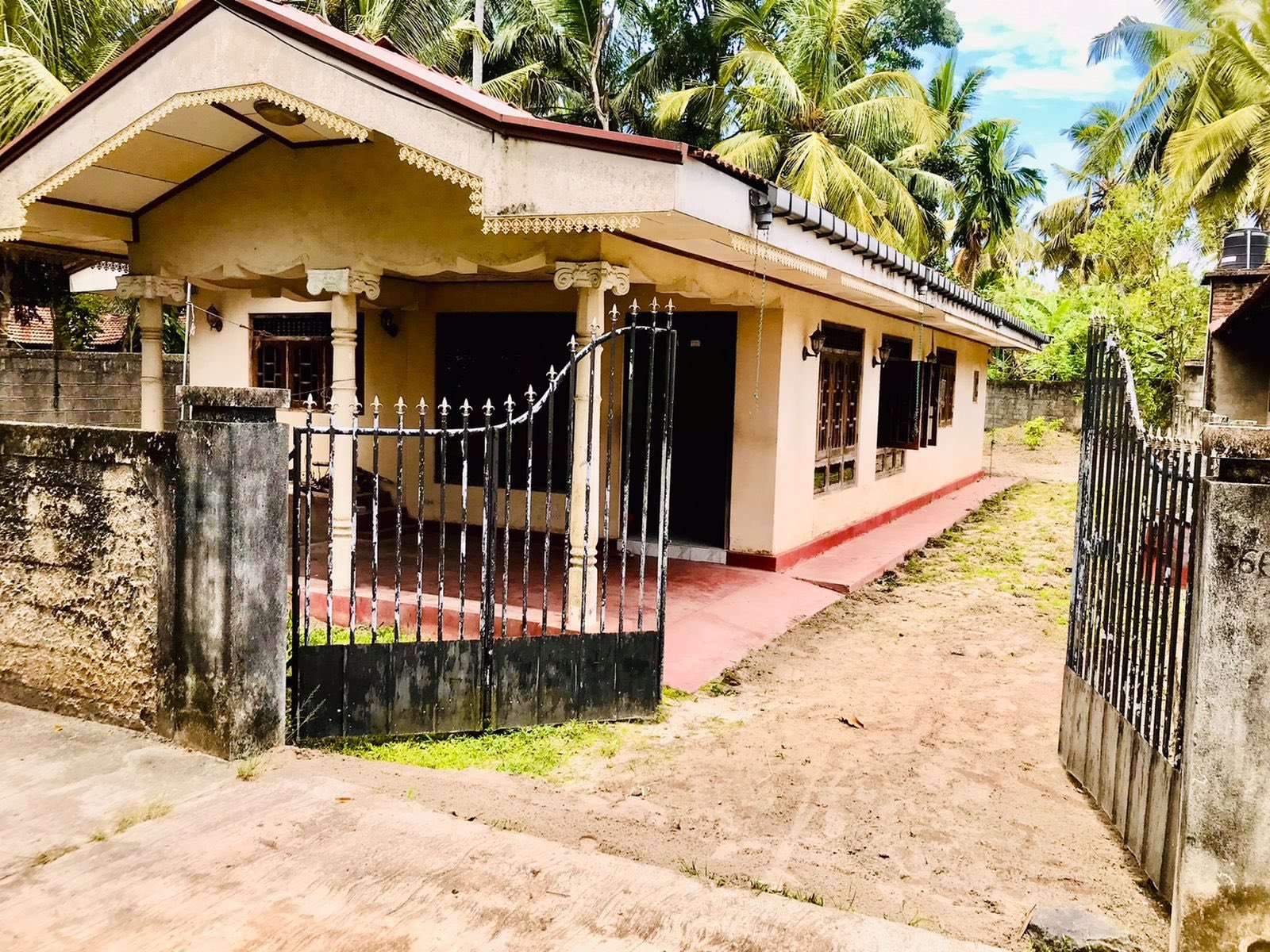 House For Sale – Daluwakotuwa