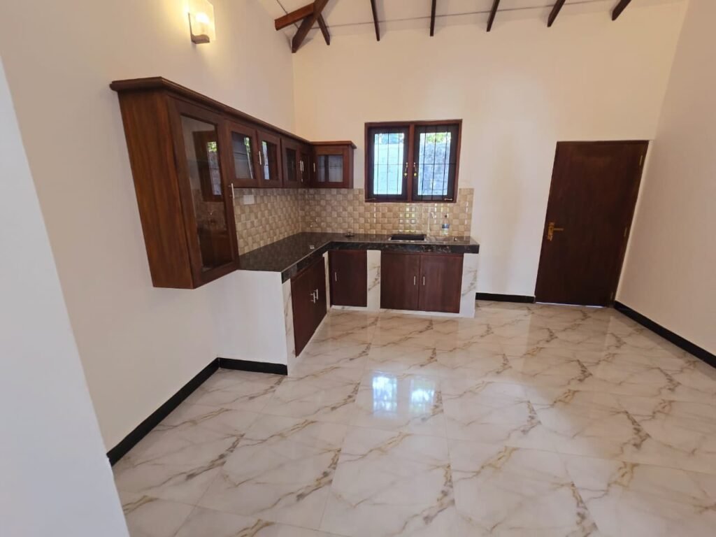 House for Sale – Katuwapitiya