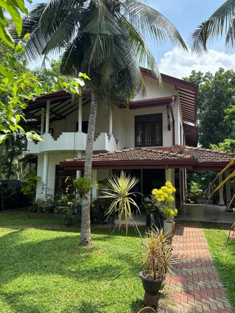 House for Rent – Katana