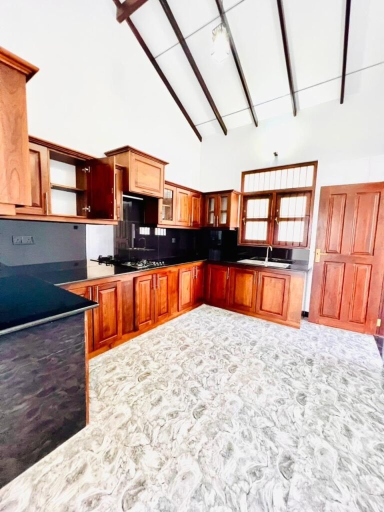 House for Sale – Katuwapitiya