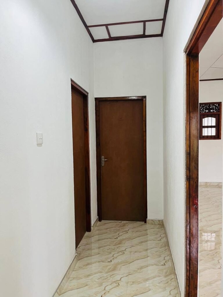 Brand New Luxury House for Sale – Wennappuwa