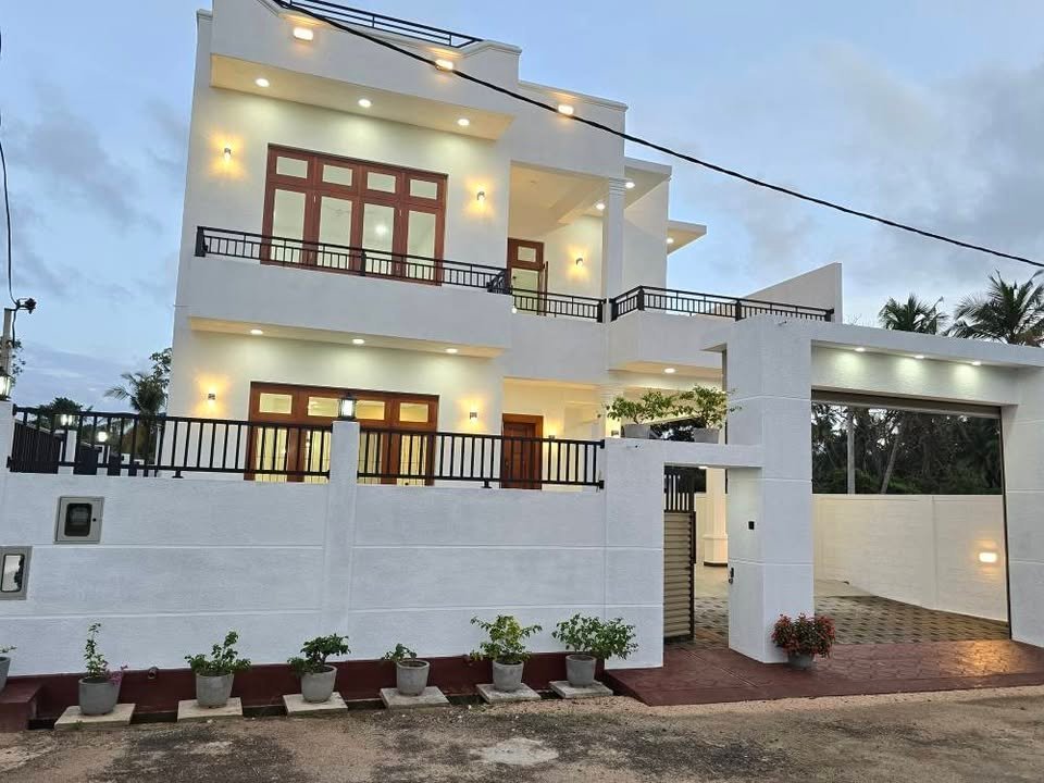 Luxury Brand New Modern 3 Storey House for Sale – Welihena