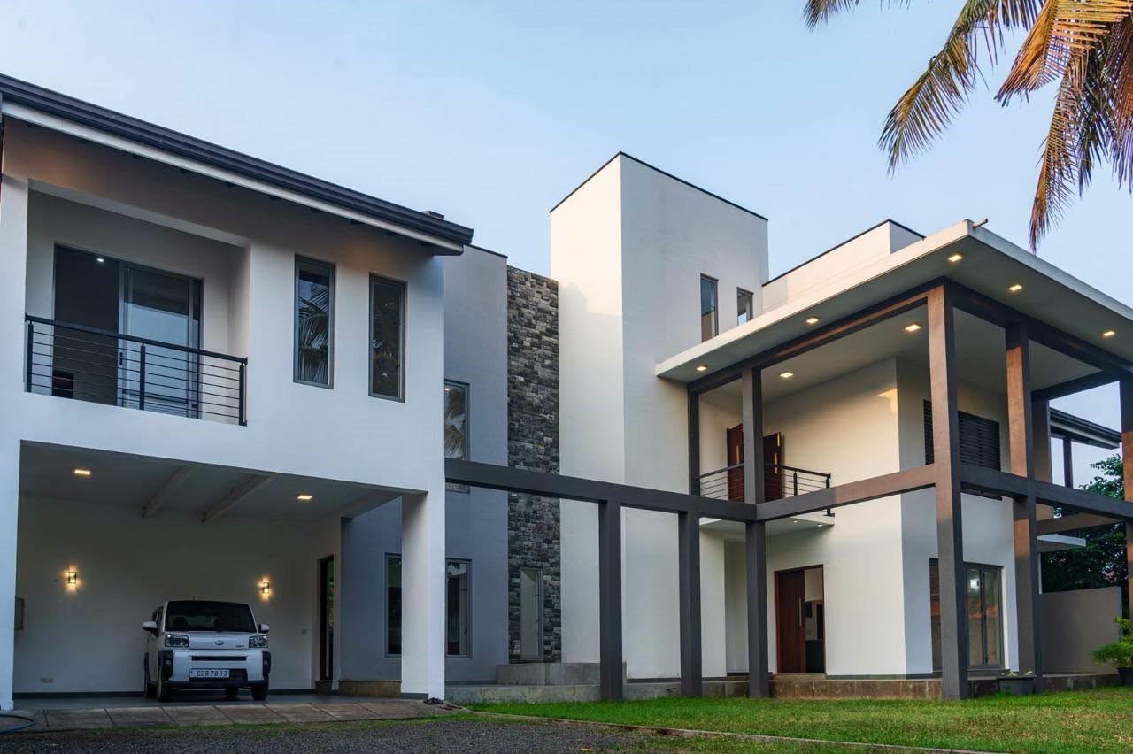 Brand New Luxury House for Sale – Wennappuwa