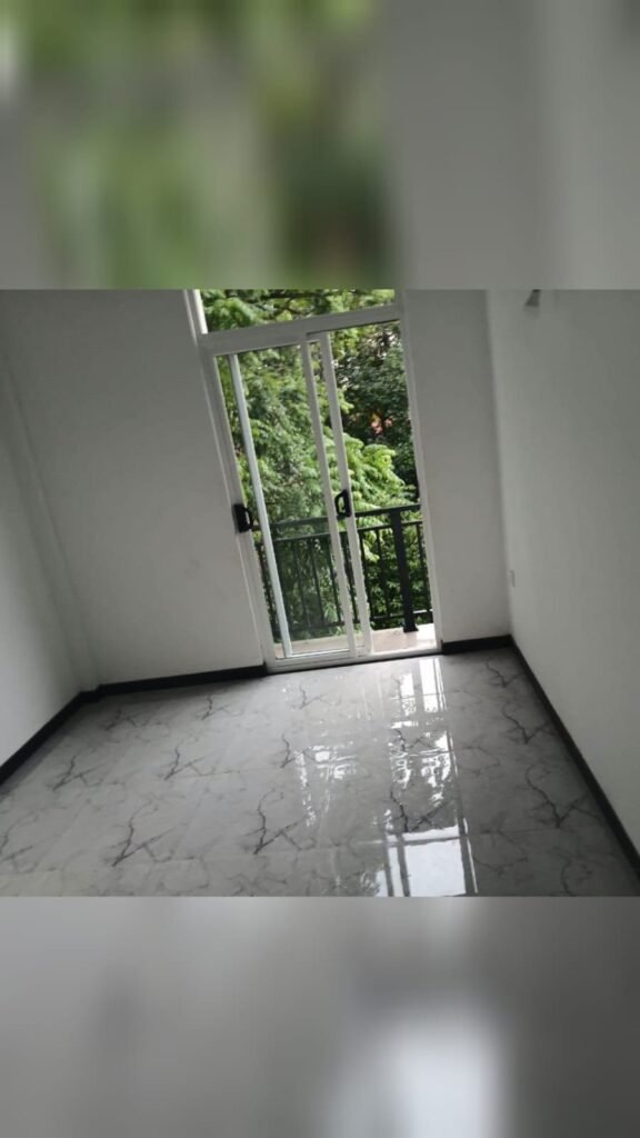 Upstairs house for rent – Eththukala
