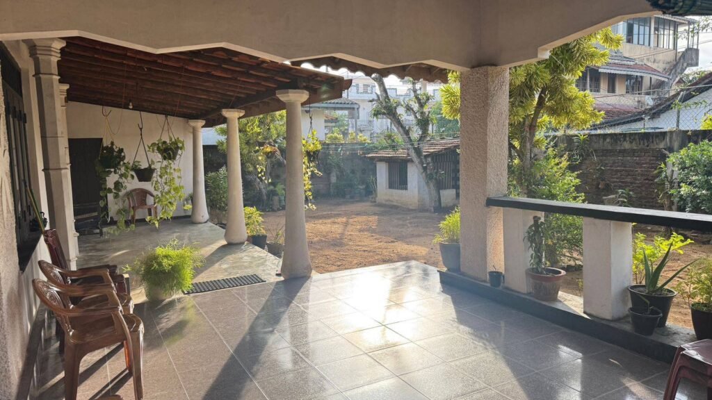House For Sale – Kadirana