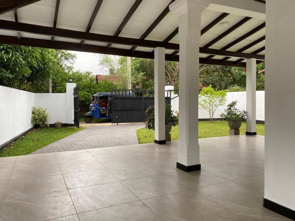 House for Sale in Negombo Palagathura