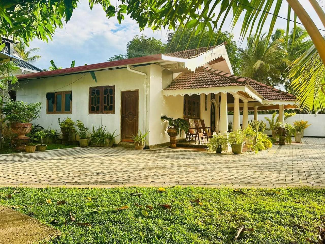 House for Sale in Kattuwa
