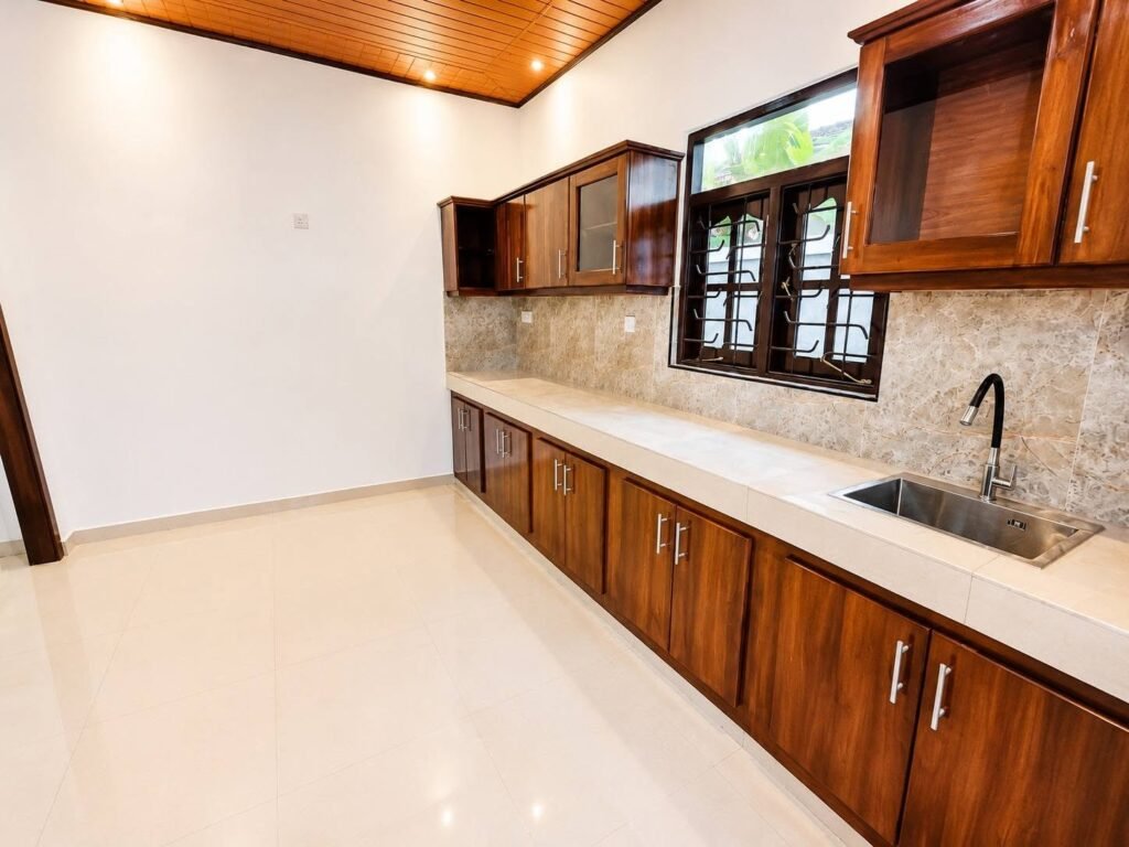 House for Sale in Thimbirigaskattuwa, Negombo