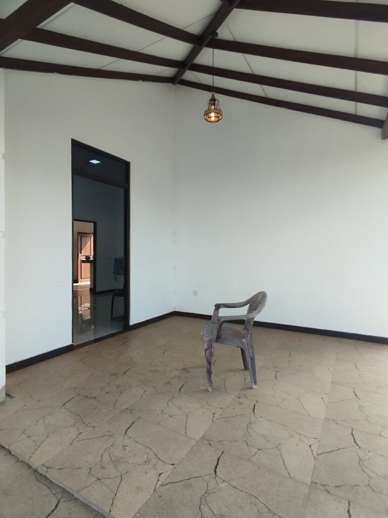 Upper Floor for Rent Near St. Jude Church, Daluwakotuwa