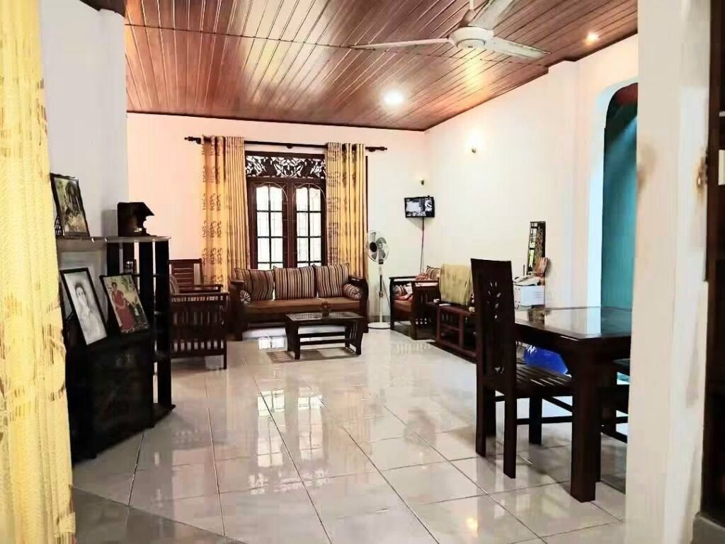 Spacious House for Sale in Minuwangoda