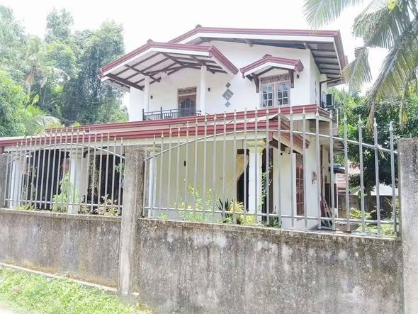 Spacious House for Sale in Minuwangoda