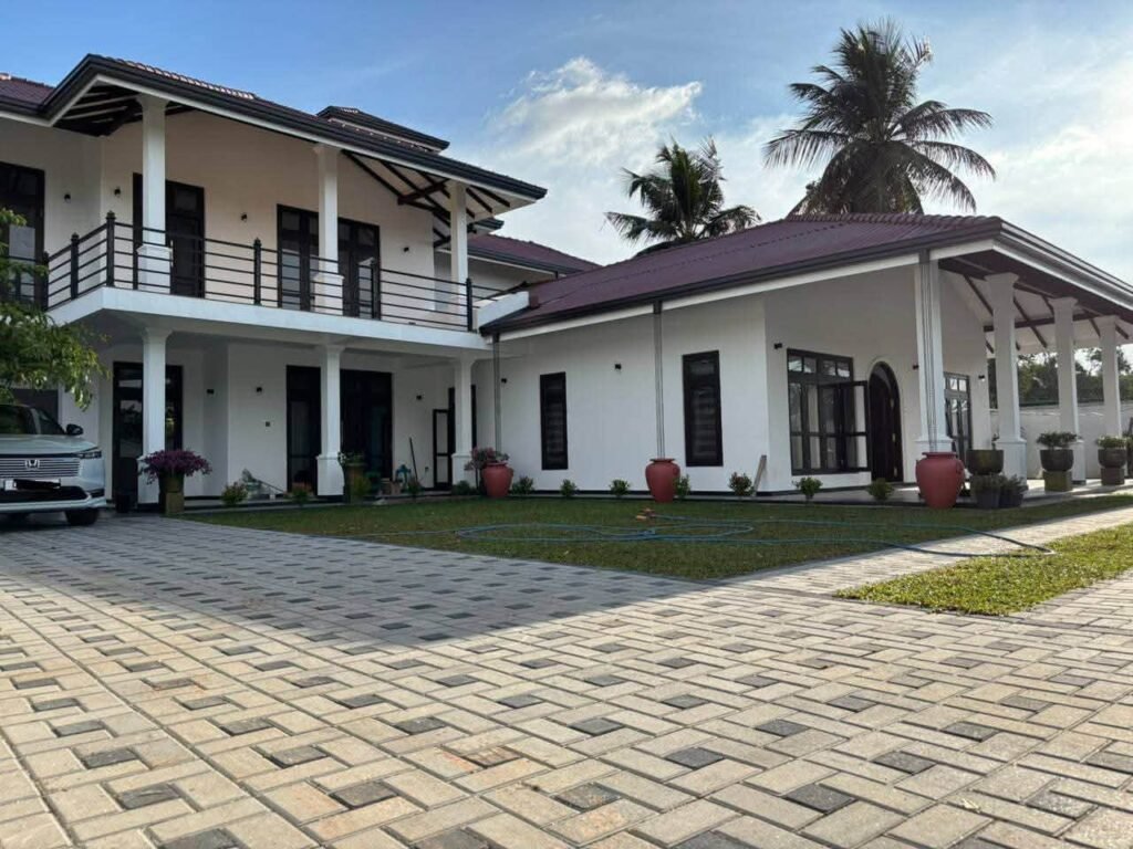Luxury House for Sale in Negombo Kadirana