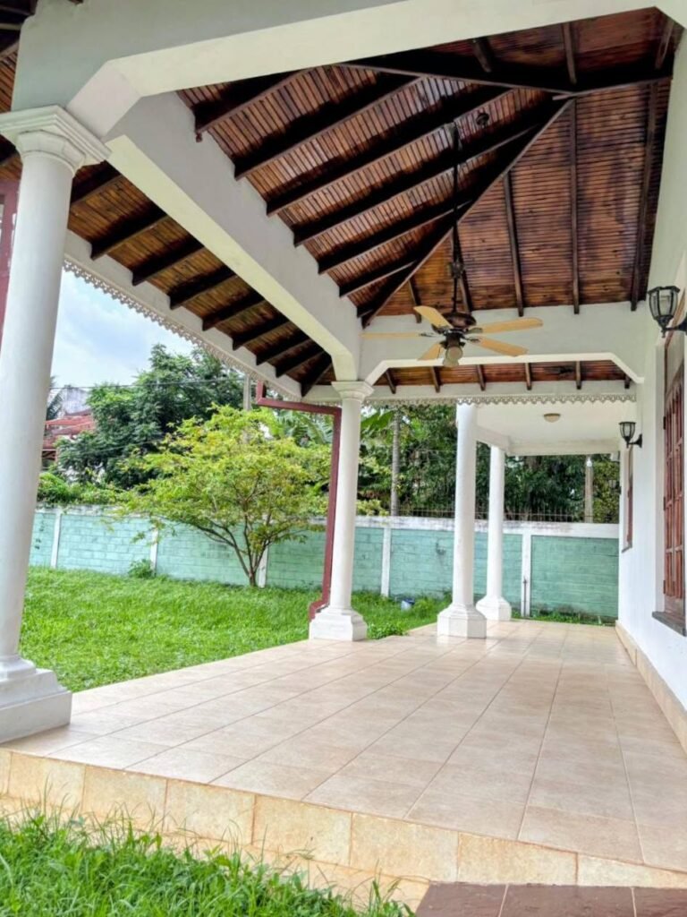 2 Story House for Sale in Negombo Daluwakotuwa